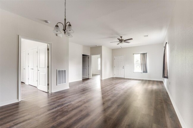Building Photo - 3827 Yellowstone Blvd