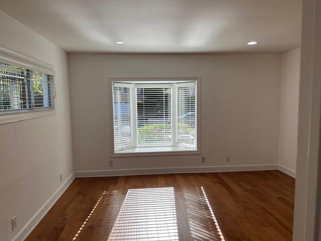 Master bedroom (1st floor) with bay windows - 2812 Anchor Ave