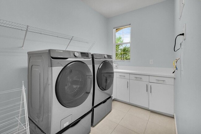 Building Photo - 9712 Celtic Sea Ln