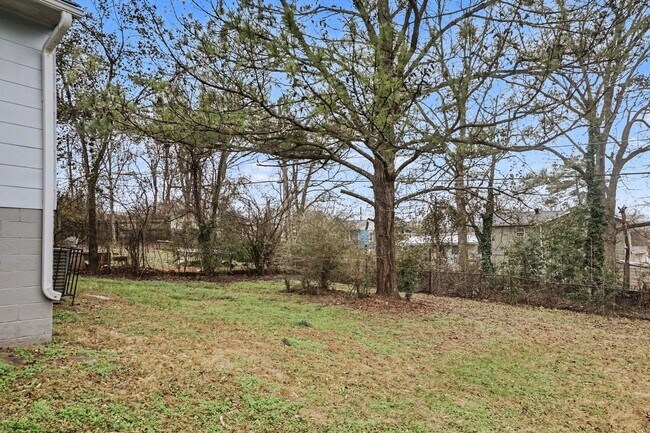 Building Photo - 1520 17th Way SW