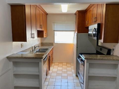KITCHEN - 3705 Westwood Blvd