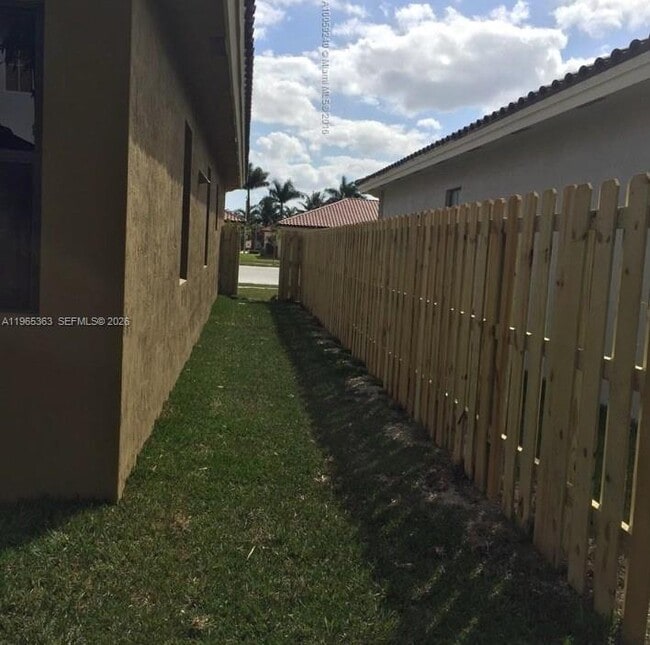 Building Photo - 14831 SW 33rd Terrace