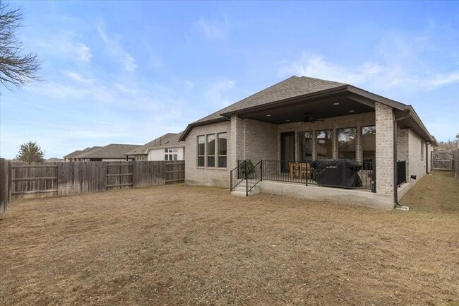 Building Photo - 557 Jefferson Dr