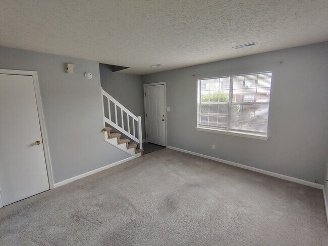 Building Photo - 16 Duiguid Dr
