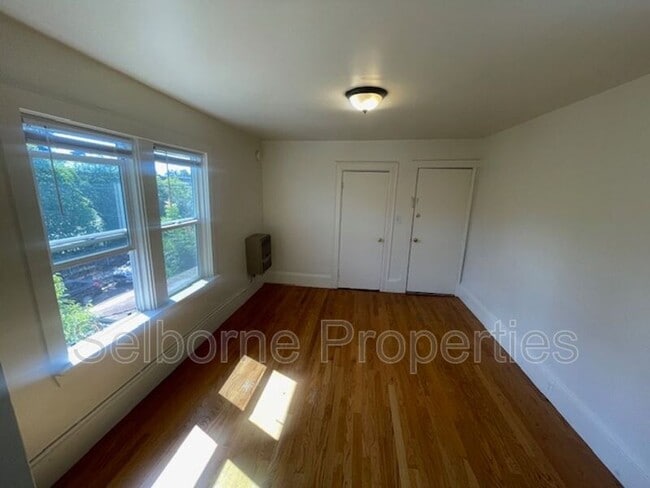 Building Photo - 546 Merrimac St