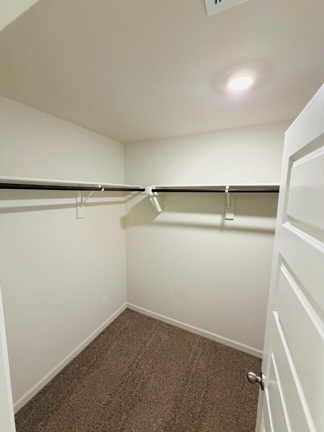 Building Photo - 2928 Ember Dr