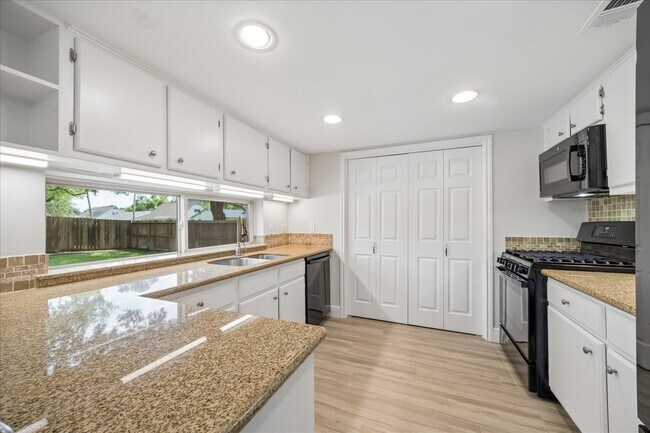 Building Photo - 12427 Brandywyne Dr