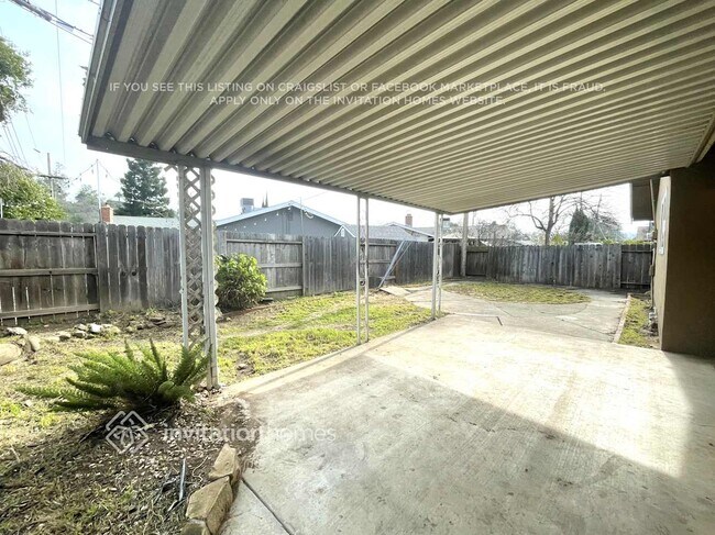 Building Photo - 231 N West St