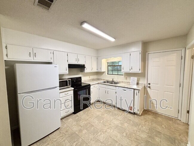 Building Photo - 6457 Maddox Rd