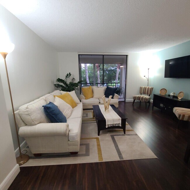 Building Photo - 5220 Las Verdes Cir
