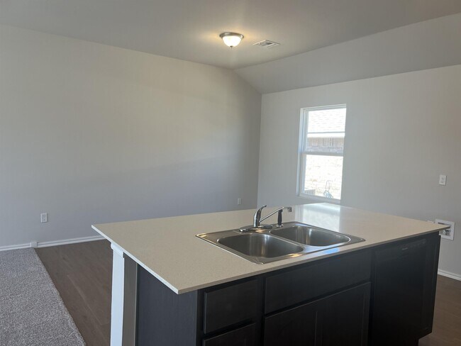 Building Photo - 1002 Ichabod Cir