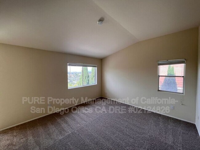 Building Photo - 564 Vista Miranda