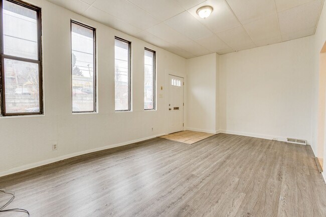 Building Photo - 705 Brownsville Rd