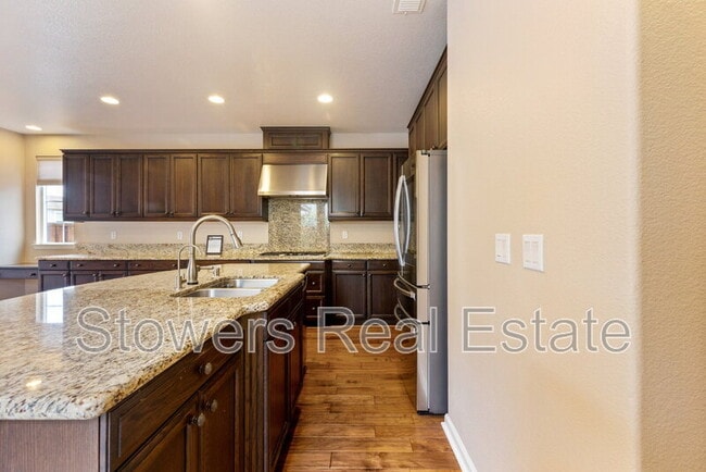 Building Photo - 2512 Piccadilly Cir