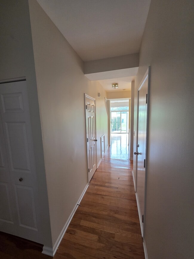 Building Photo - 2206 Flagstone Ln