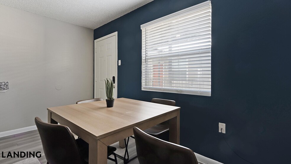 Building Photo - 130 Camino De Oro