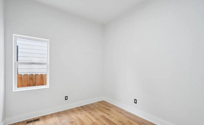 Building Photo - Close to the City, Easy to Call Home
