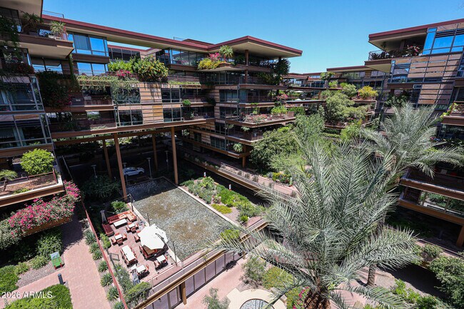 Building Photo - 7137 E Rancho Vista Dr