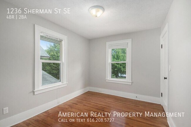 Building Photo - 1236 Sherman St SE