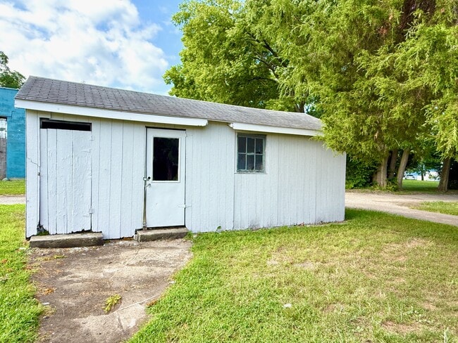 Building Photo - 1112 Girard Ave