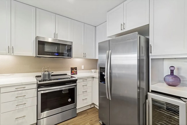 Building Photo - Santana Hts