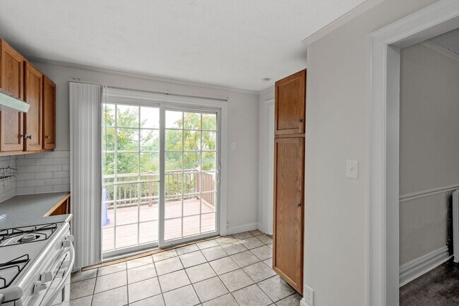 Building Photo - Great Mt Washington Location!