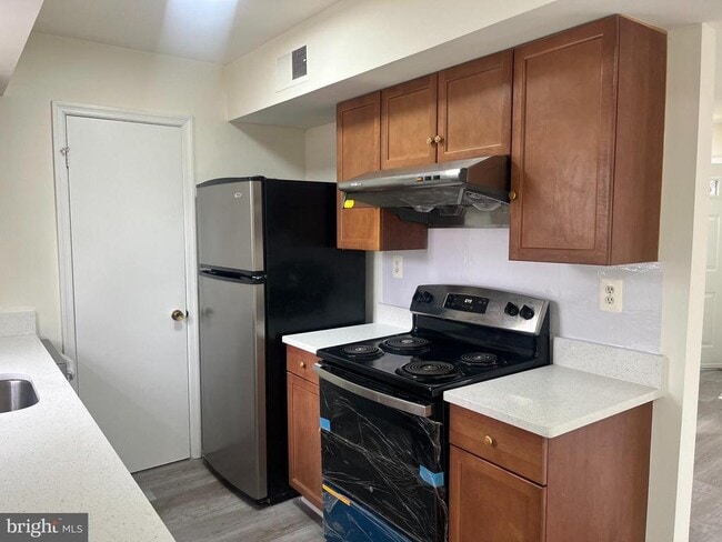 Building Photo - 702 Brandon Cir