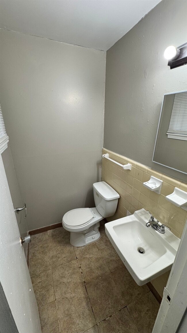 Building Photo - 4748 Scottsdale Ave