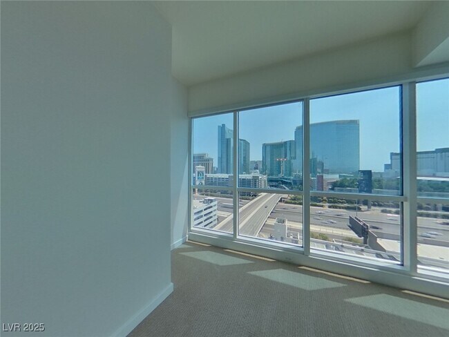 Building Photo - 4525 Dean Martin Dr