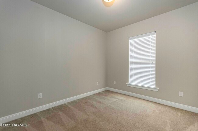 Building Photo - 135 Maddox Jude Dr