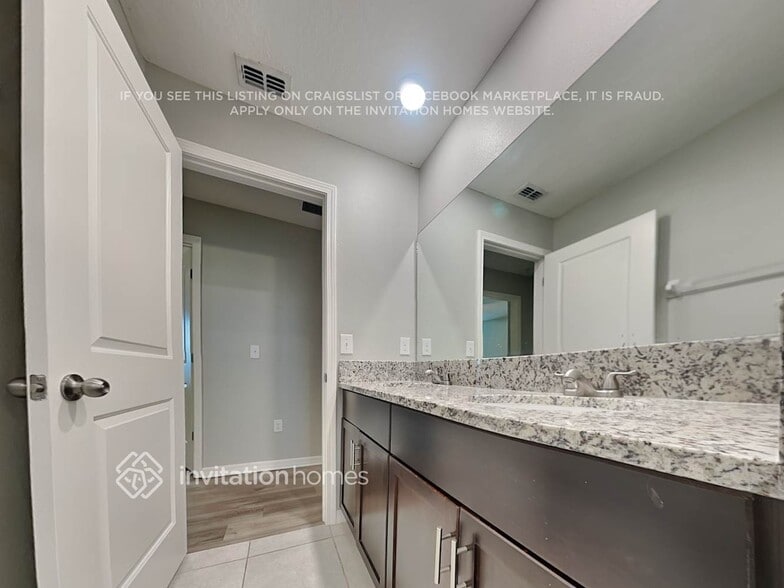Building Photo - 10231 White Linen Ave