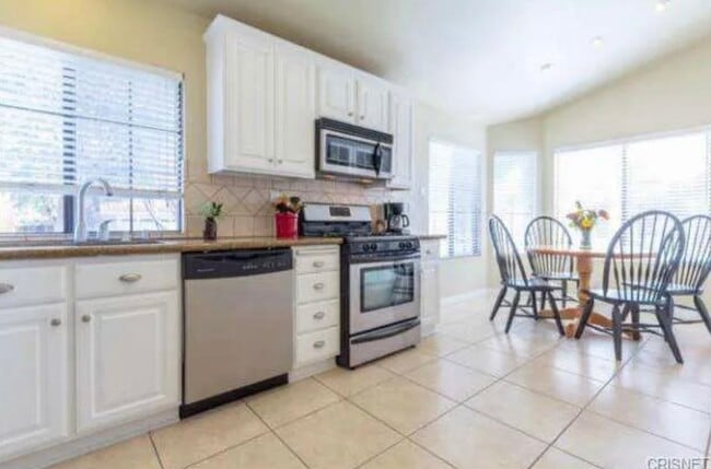 Building Photo - 26903 Deer Trail Ct