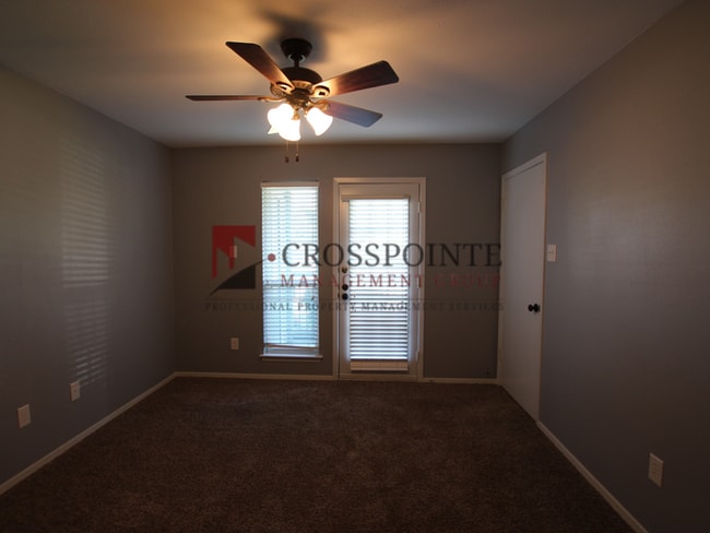 Building Photo - 1 Bedroom, 1 Bathroom Upstairs Apartment in Tyler!