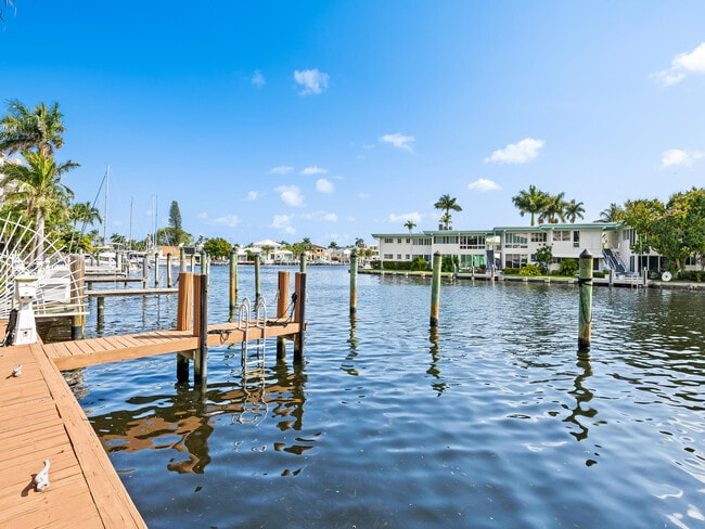 Building Photo - 444 Hendricks Isle