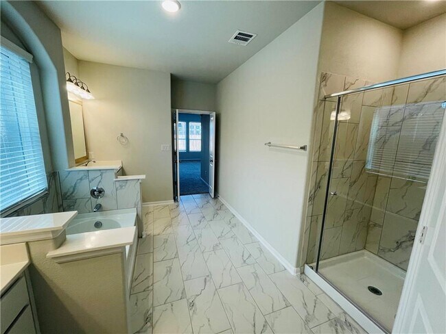 Building Photo - 243 Clear Fork Loop