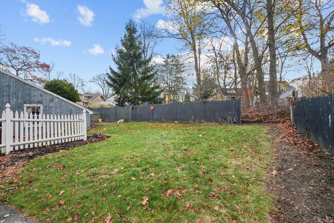 Building Photo - 10 Vendome St