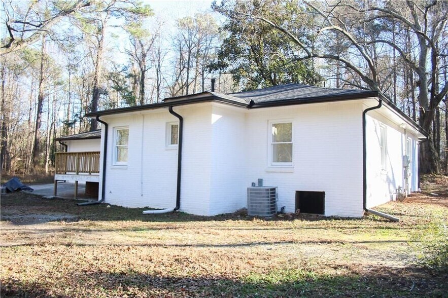 Building Photo - 970 Bates Rd