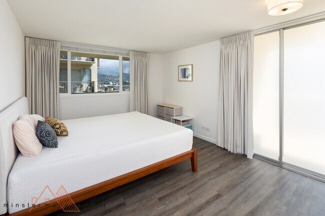 Building Photo - 440 Lewers St