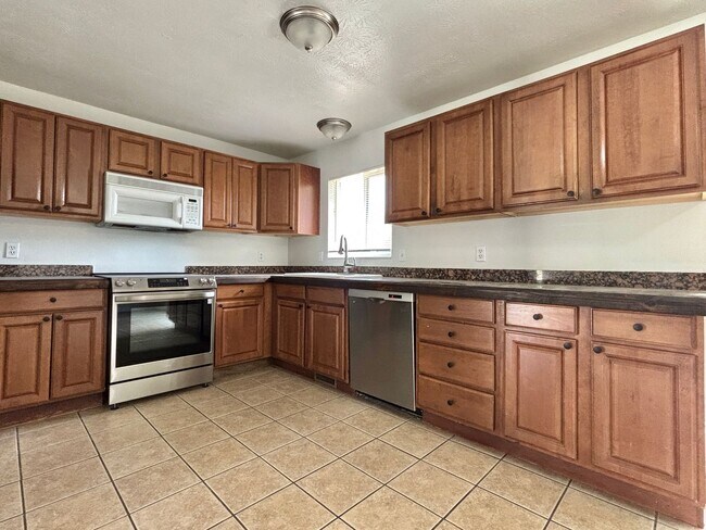 Building Photo - 856 E Park Mesa Way