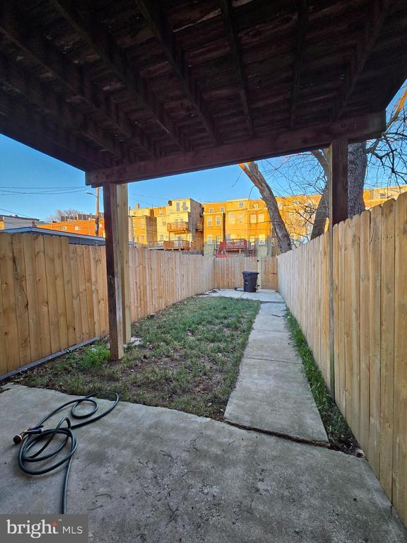 Building Photo - 2321 McCulloh St