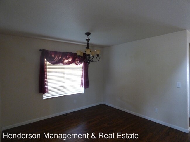 Building Photo - 4 br, 2.5 bath House - 2045 Prairie Hill Dr