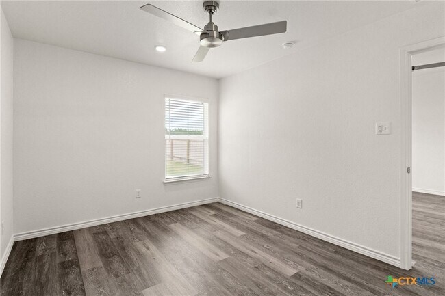 Building Photo - 1106 Lindsey Dr