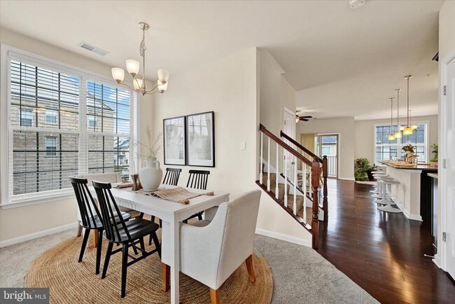 Building Photo - 2557 Campus Way N