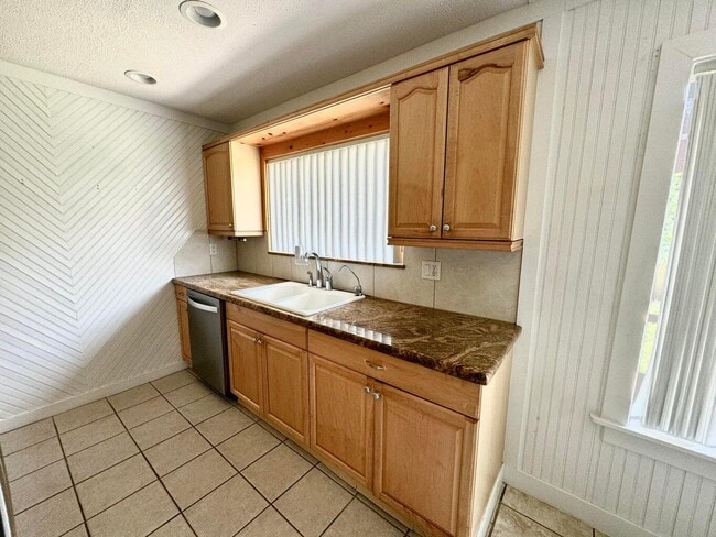 Building Photo - 5304 Bosque Ln