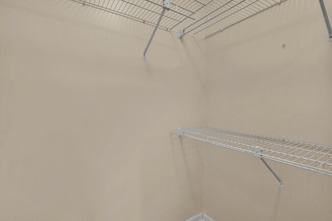 Building Photo - 8 N Nicholson Cir