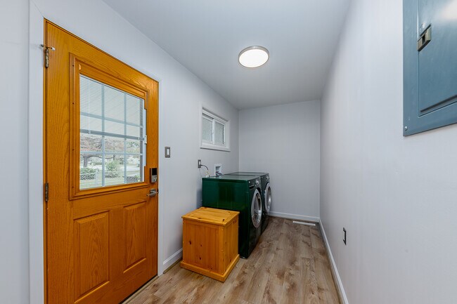 Building Photo - 2300 Woodland Ave