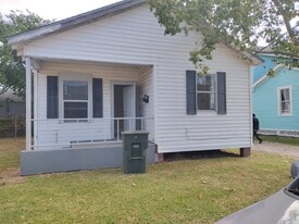 Building Photo - 2412 44th St