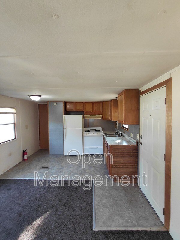 Building Photo - 301 Mantle Ave