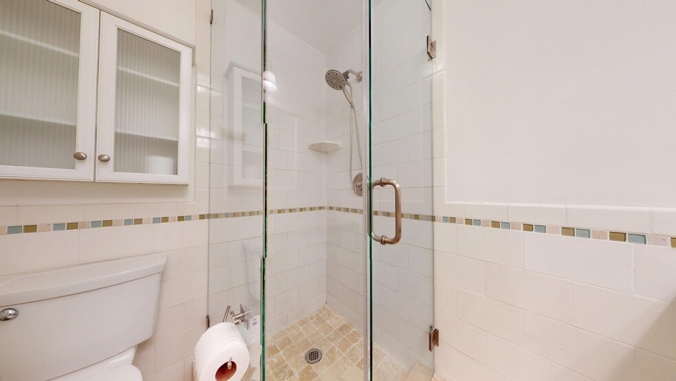 Building Photo - 902 Camino Real