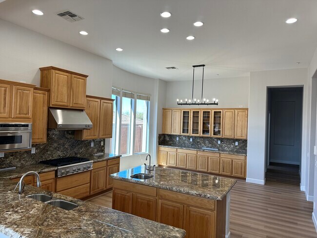 Building Photo - 42107 N Mountain Cove Dr